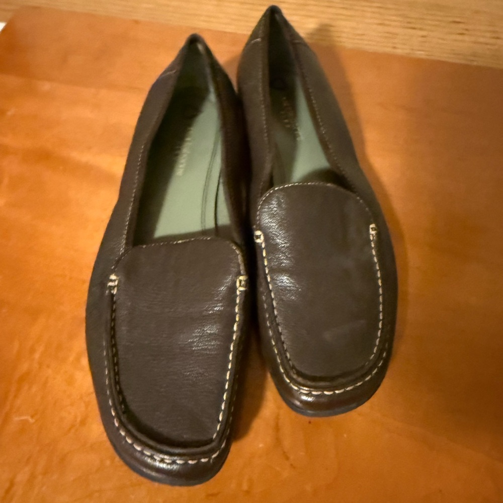 Liz Claiborne Weekend Flex Womens Dark Brown Loafers